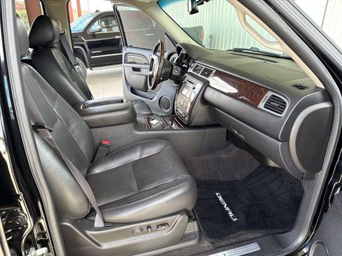 Used 2008 Buick Enclave CXL w/ Entertainment Package #4 image 8