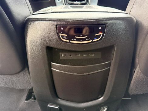 Used 2017 Cadillac Escalade Luxury AWD/4WD image 21