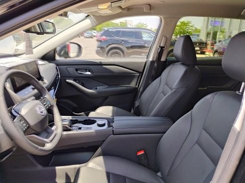 New 2025 Nissan Rogue SL image 15