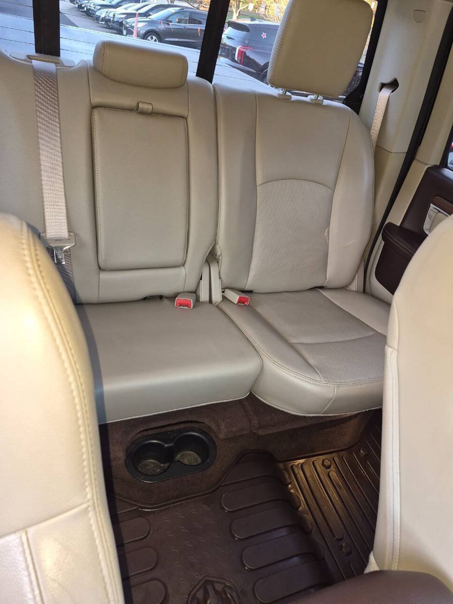 Used 2013 RAM 1500 Laramie w/ Convenience Group AWD/4WD image 10