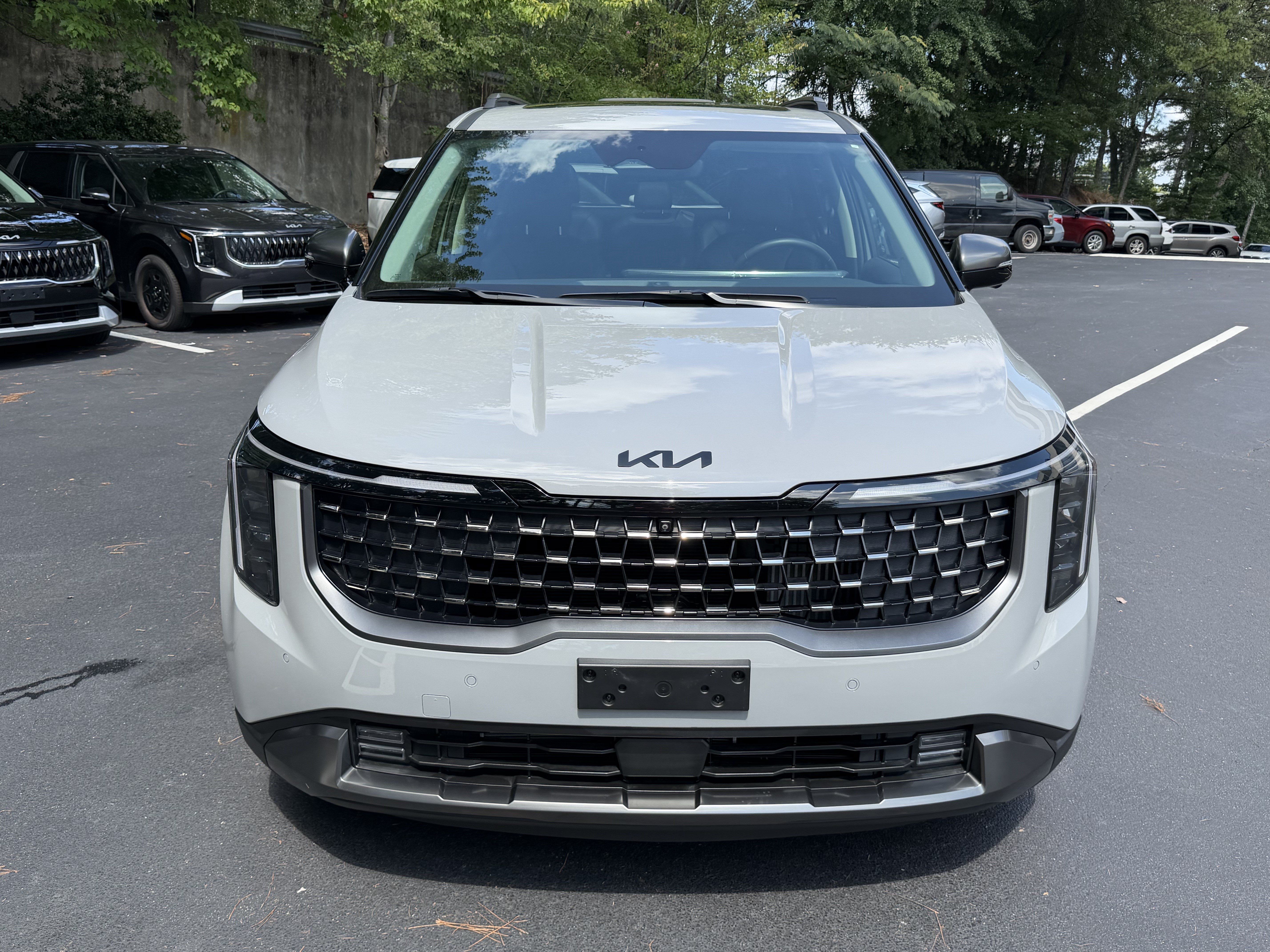 Certified 2026 Kia Carnival SX FWD image 2