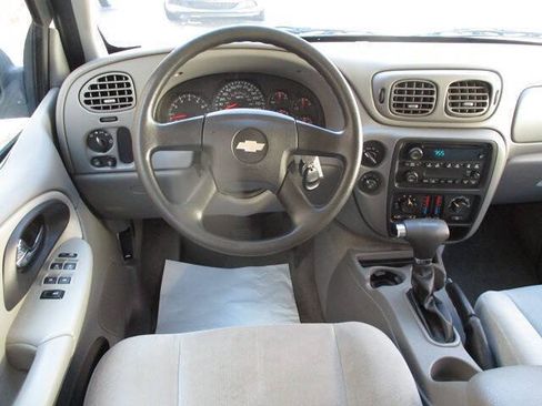 Used 2007 Chevrolet TrailBlazer LS w/ Skid Plate Package AWD/4WD image 30