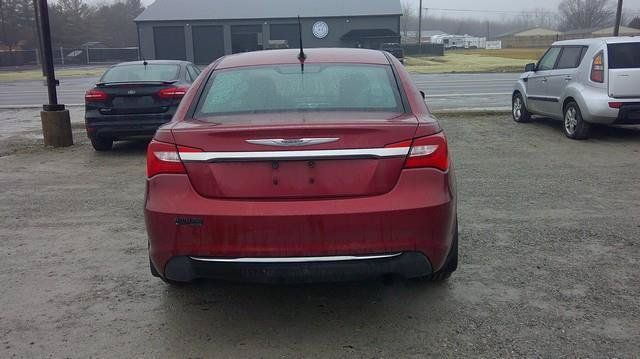 Used 2011 Chrysler 200 Touring FWD image 12