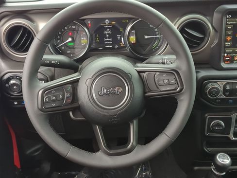 Used 2023 Jeep Wrangler Unlimited w/ Cold Weather Group AWD/4WD image 18