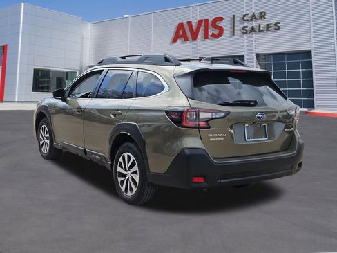 Used 2025 Subaru Outback Premium image 3