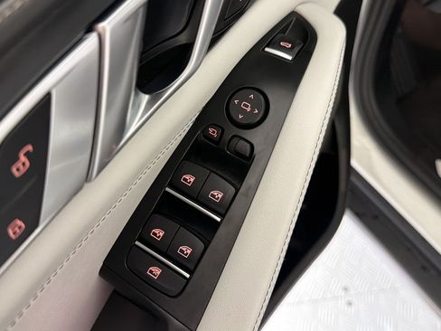 Used 2026 BMW X5 sDrive40i w/ Premium Package RWD image 12