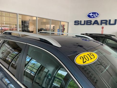 Used 2019 Jeep Cherokee Latitude Plus w/ Cold Weather Group AWD/4WD image 20