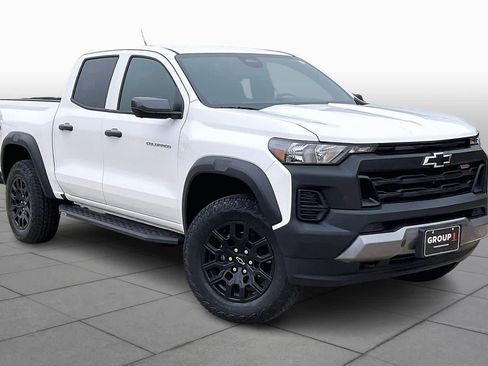 Used 2025 Chevrolet Colorado Trail Boss image 4