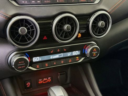 Used 2025 Nissan Sentra SR w/ SR Premium Package image 18