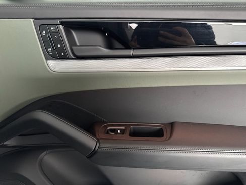 Certified 2025 Porsche Cayenne Coupe image 20