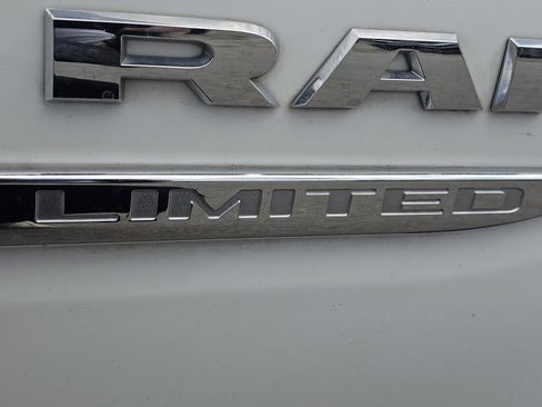 Used 2022 RAM 1500 Limited w/ Body-Colour Bumper Group AWD/4WD image 18