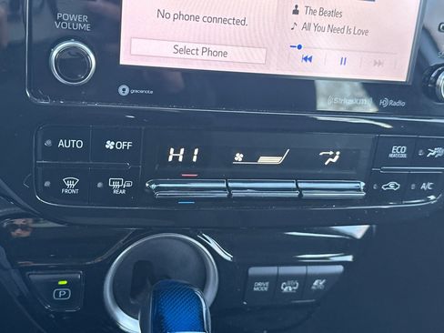 Used 2021 Toyota Prius Prime LE w/ Carpet Mat Package (TMS) image 28