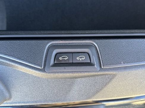 Used 2021 BMW X7 xDrive40i w/ M Sport Package image 28