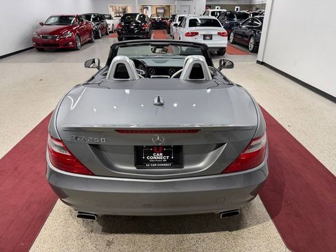 Used 2013 Mercedes-Benz SLK 250 image 17