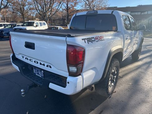 Used 2019 Toyota Tacoma TRD Off-Road image 4