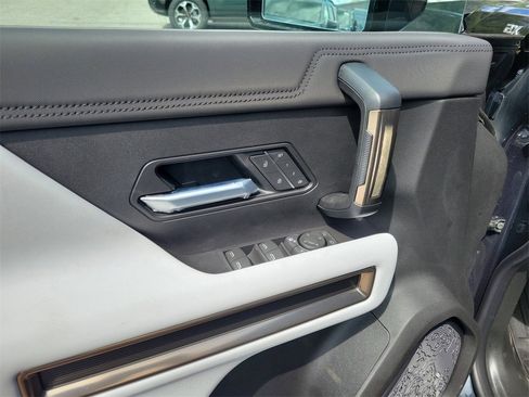 New 2025 GMC Hummer EV 2X image 8