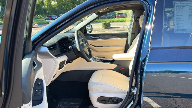 New 2027 Jeep Grand Cherokee Limited AWD/4WD image 10