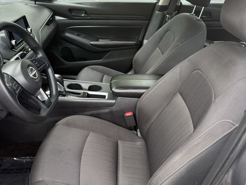 Used 2024 Nissan Altima 2.5 S FWD image 12