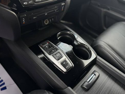 Used 2016 Honda Pilot Touring image 15