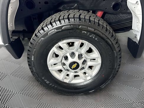 Used 2024 Chevrolet Silverado 2500 LT w/ Convenience Package AWD/4WD image 29