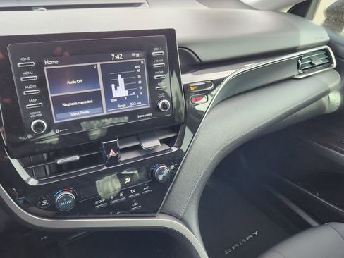 Used 2022 Toyota Camry LE image 21