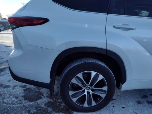 Used 2023 Toyota Highlander XLE image 8