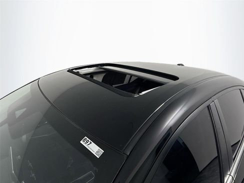Used 2024 Nissan Sentra SR w/ SR Premium Package FWD image 20
