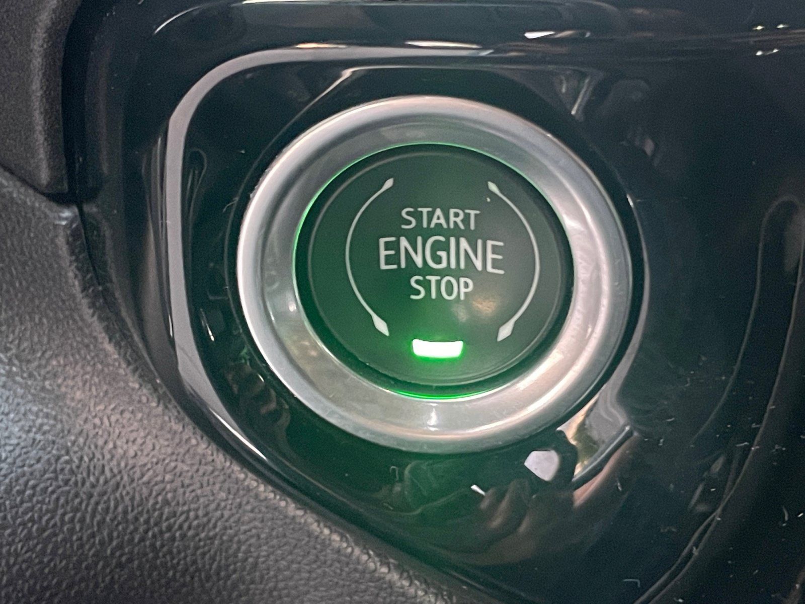 Used 2024 GMC Sierra 3500 SLT w/ SLT Convenience Package AWD/4WD image 19