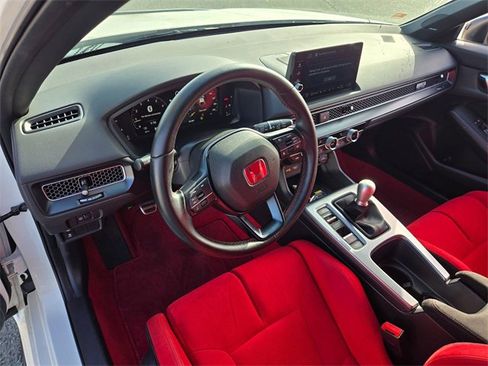 Used 2023 Honda Civic Type R image 9