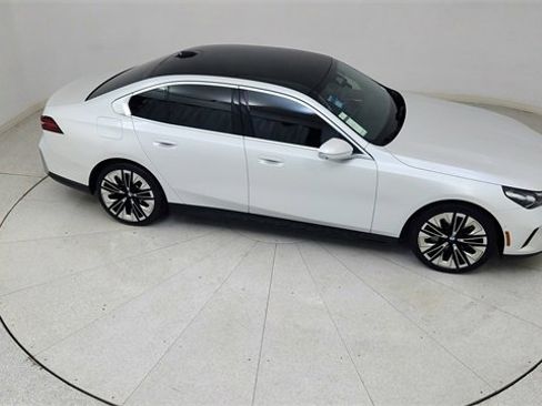 Used 2025 BMW 540i xDrive image 79