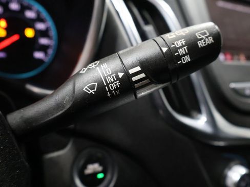 Used 2020 Chevrolet Equinox LT image 37