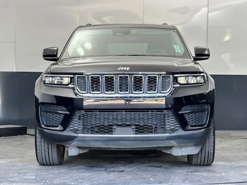 Used 2023 Jeep Grand Cherokee Laredo w/ Luxury Tech Group I AWD/4WD image 8