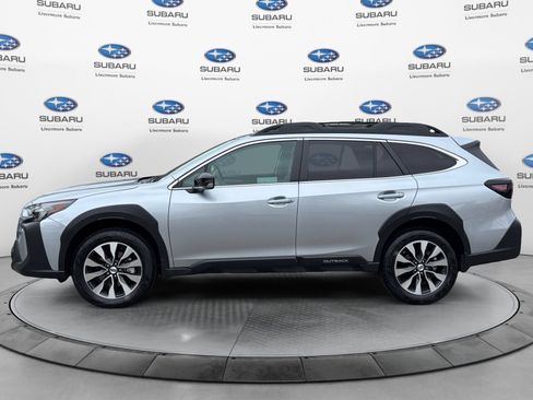 Used 2025 Subaru Outback Limited AWD/4WD image 2