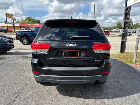 Used 2017 Jeep Grand Cherokee Laredo image 5