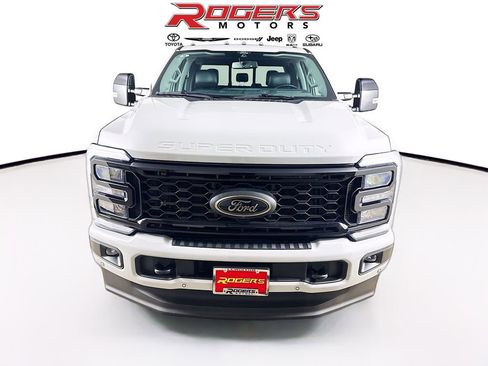Used 2025 Ford F350 Lariat w/ Lariat Ultimate Package AWD/4WD image 2