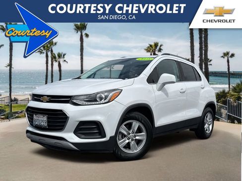 Used 2018 Chevrolet Trax LT w/ LPO, Cargo Package FWD image 1
