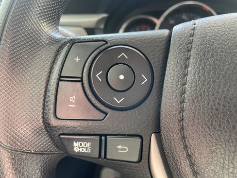 Used 2015 Toyota Corolla LE FWD image 12