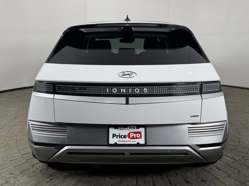 Used 2024 Hyundai Ioniq 5 Limited image 6