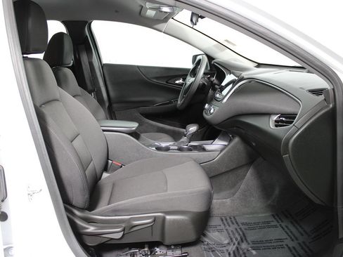 Used 2023 Chevrolet Malibu LT FWD image 11