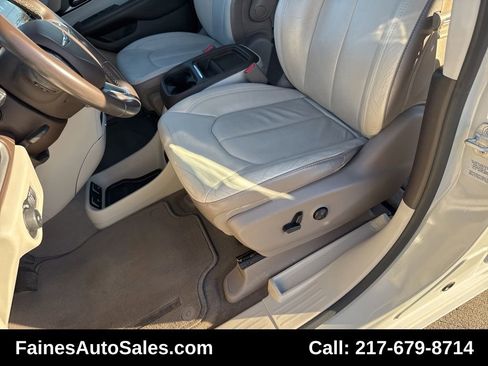 Used 2017 Chrysler Pacifica Touring-L image 36