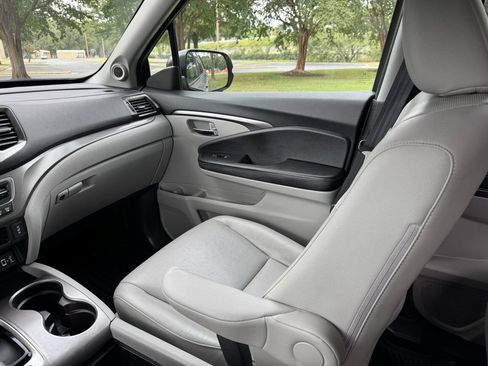 Used 2017 Honda Ridgeline RTL-T image 19