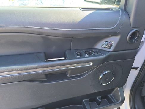 Used 2024 Ford Expedition Max XLT image 10