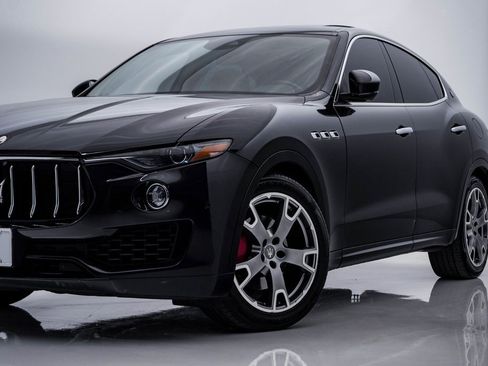 Used 2018 Maserati Levante image 2