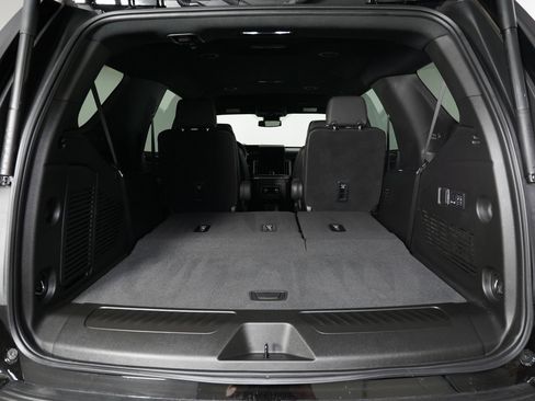 Used 2025 GMC Yukon Elevation w/ LPO, Yukon Black Package image 14