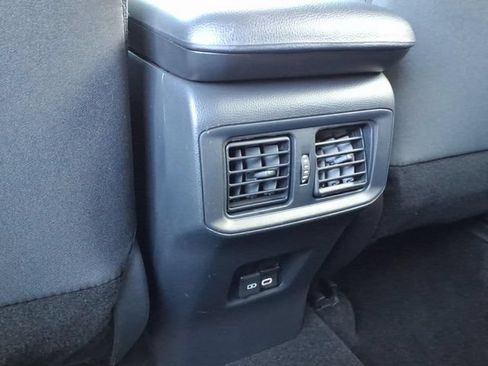 Used 2025 Toyota RAV4 XLE AWD/4WD image 19