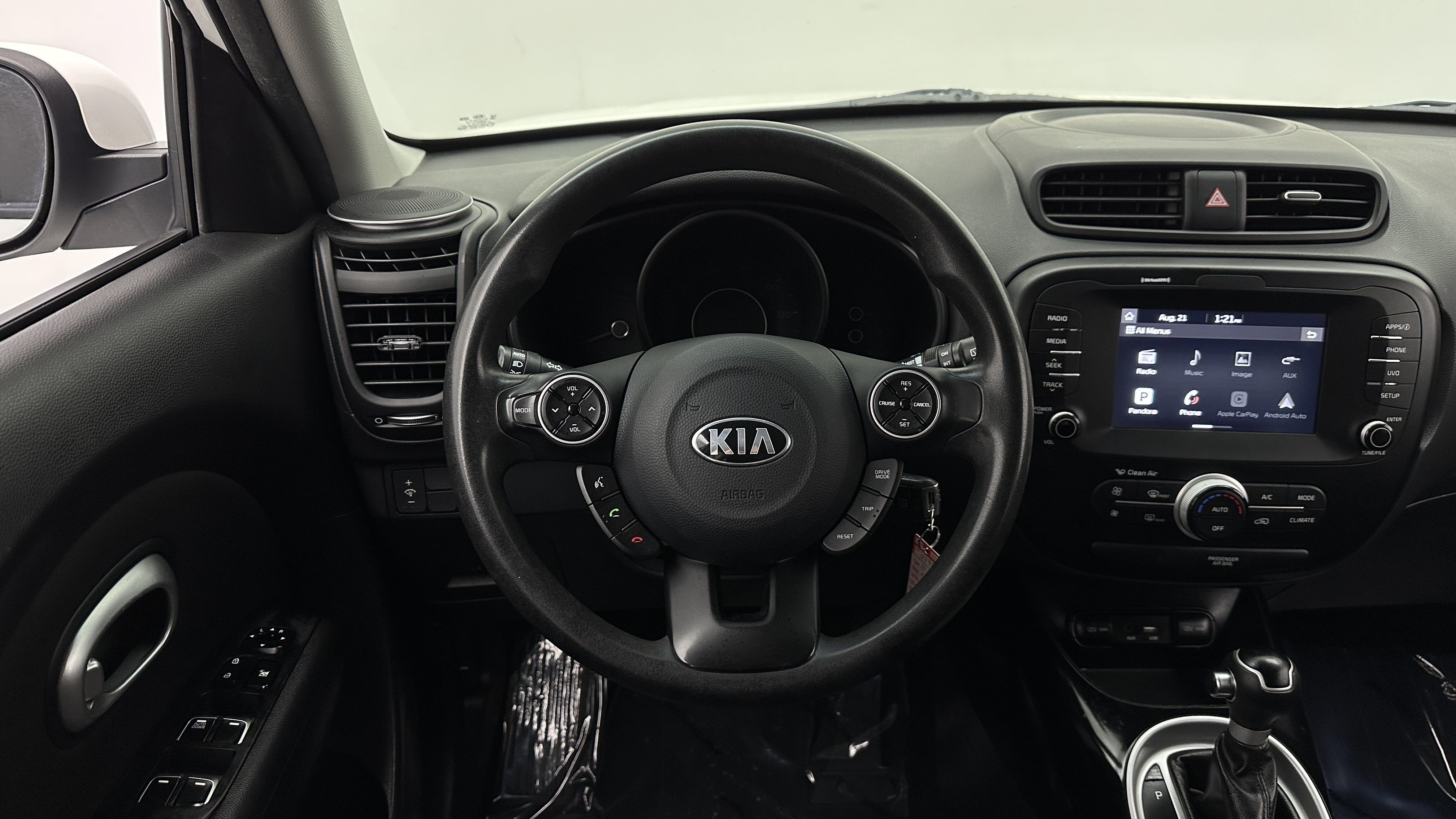 Used 2018 Kia Soul w/ Option Group 020 FWD image 25