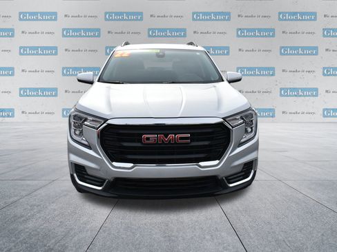 Used 2022 GMC Terrain SLE w/ Driver Convenience Package image 2