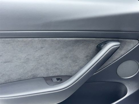 Used 2021 Tesla Model 3 Standard Range Plus image 46