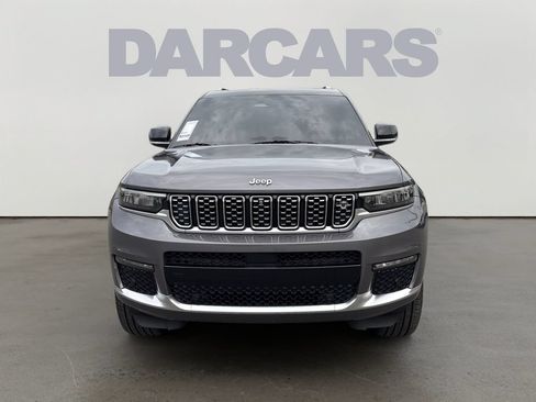 Used 2022 Jeep Grand Cherokee L Summit w/ Advanced Protech Group IV AWD/4WD image 2