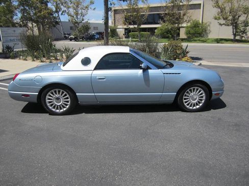 Used 2004 Ford Thunderbird RWD image 3